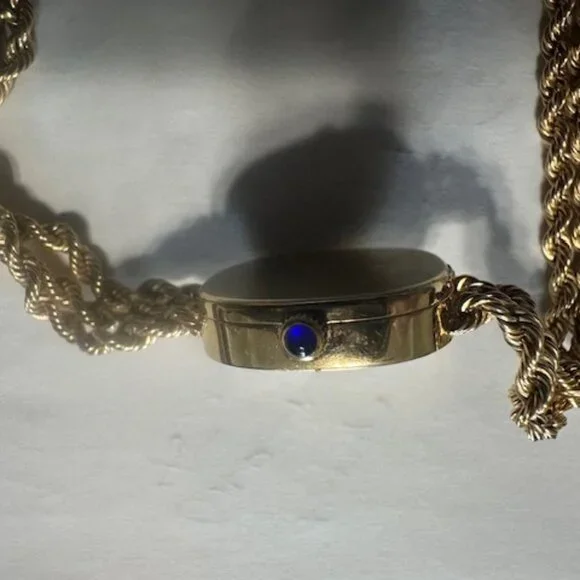 BAUME & MERCIER SWISS MADE VINTAGE 14K YELLOW GOLD OVAL QUARTZ WRIST. - Picture 4 of 5